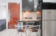 Ruang untuk Umum 4 Comfy 2BR at Apartment Gajah Mada Mediterania By Travelio