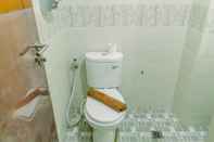 In-room Bathroom Spacious 3BR Apartment at Kondominium Golf Karawaci By Travelio