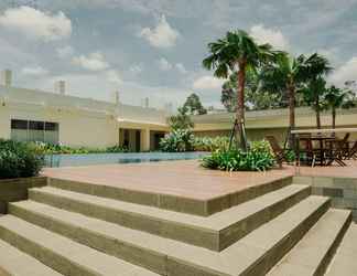 Bangunan 2 Comfortable Design Studio Fully Furnished at Citra Living Apartment By Travelio