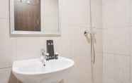 Toilet Kamar 5 Comfortable Design Studio Fully Furnished at Citra Living Apartment By Travelio