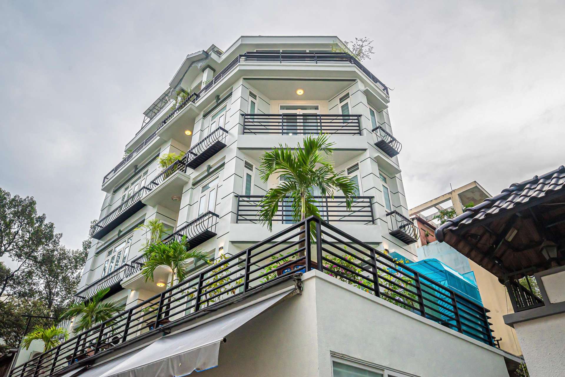 Cozrum Homes - Retro House khách sạn gần Bệnh viện Đại học Y dược