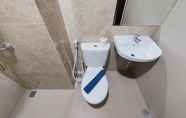 In-room Bathroom 5 Homey and Comfort Studio at Transpark Bintaro Apartment By Travelio