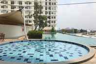 Kolam Renang Combine 2BR Apartment at Cinere Bellevue Suites By Travelio