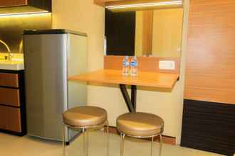 Ruang untuk Umum 4 Cozy Warm Studio Room Signature Park Grande Apartment By Travelio