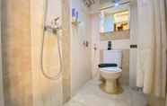 In-room Bathroom 6 Spacious 1BR at Apartment The Edge Cimahi Bandung By Travelio