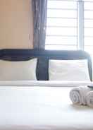 BEDROOM Cozy Studio at Apartment The Edge Bandung By Travelio