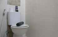 Toilet Kamar 4 Cozy Studio at Apartment The Edge Bandung By Travelio