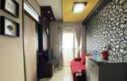 Common Space 3 Comfortable 2BR at Apartment The Edge Cimahi By Travelio