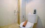 In-room Bathroom 5 Cozy Stay Studio at Taman Melati Margonda Apartment By Travelio