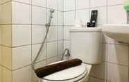 Toilet Kamar 5 Cozy and Warm Studio No Kitchen at Kebagusan City Apartment By Travelio