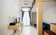 Common Space 3 Comfort Studio Room Apartment at Dave By Travelio