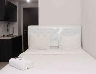 Bilik Tidur 2 Comfy and New Furnished Studio at Transpark Juanda Bekasi Timur Apartment By Travelio