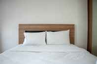 Bilik Tidur Comfort and Nice Studio Apartment at Belmont Residence Puri By Travelio