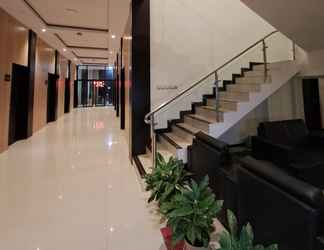 Lobby 2 Kenz Hotel Purwokerto