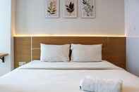 Bedroom Comfy and Elegant Studio at Tamansari Iswara Apartment By Travelio
