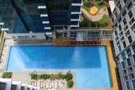 Swimming Pool Comfy and Elegant Studio at Tamansari Iswara Apartment By Travelio