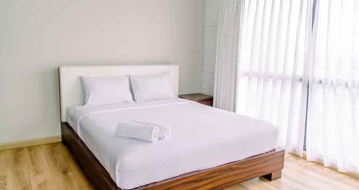 Kamar Tidur Nice and Fancy 2BR at Tamansari Semanggi Apartment By Travelio