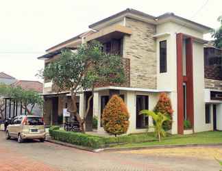 Exterior 2 Taman Anggrek 