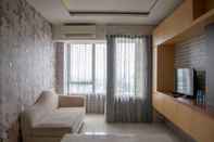 Sảnh chờ 2BR Comfortable Nifarro Park Apartment By Travelio