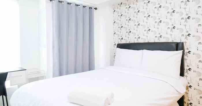 Kamar Tidur Studio Clean with Connected to Mall at Orchard Supermall Mansion Apartment By Travelio