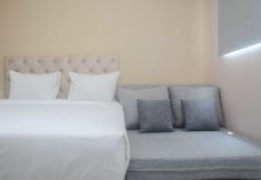 Ruang untuk Umum 2 Studio Homey Living at Signature Park Grande Apartment By Travelio