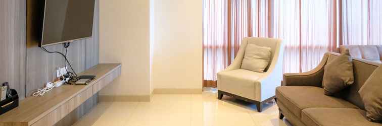 Lobi Elegant and Spacious 3BR Apartment at La Riz Supermall Mansion By Travelio