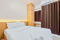 Kamar Tidur Minimalist Studio at Serpong Garden Apartment By Travelio