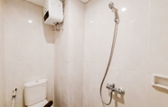 In-room Bathroom 5 Minimalist Studio at Serpong Garden Apartment By Travelio