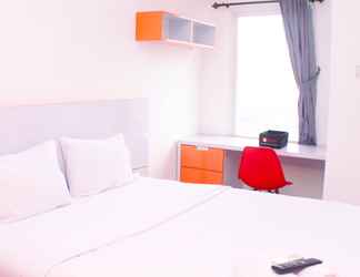 Kamar Tidur 2 Comfy and Best Deal Studio Tamansari Mahogany Apartment By Travelio