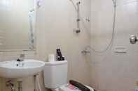 In-room Bathroom Studio Nice at Marina Ancol Apartment By Travelio