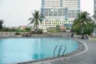 Swimming Pool Studio Simply Look at Margonda Residence 2 Apartment By Travelio