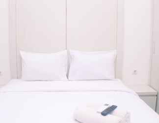 Kamar Tidur 2 Nice Studio Room at Oasis Cikarang Apartment By Travelio