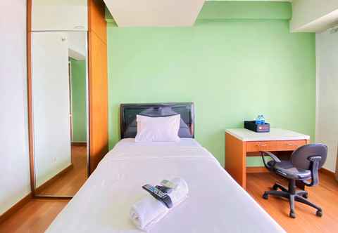 Bedroom Classic Studio Room Apartment at Oxford Jatinangor By Travelio