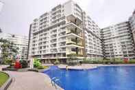 Kolam Renang Cozy Living 2BR Apartment at Gateway Pasteur By Travelio