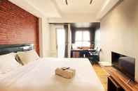 Common Space Studio Room Comfort at Mekarwangi Square Cibaduyut Apartment By Travelio