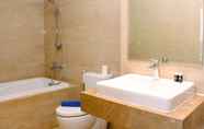 Toilet Kamar 6 Comfortable and Stunning 2BR at Menteng Park Apartment By Travelio