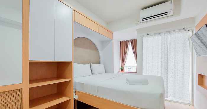 Bilik Tidur Minimalist Studio Room at Pacific Garden Alam Sutera Apartment near Campus By Travelio