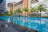 Kolam Renang Comfort and Nice 1BR at Tamansari Semanggi Apartment By Travelio