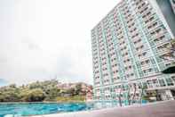 Kolam Renang Strategic and Comfortable Studio at Taman Melati Jatinangor Apartment By Travelio