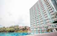 สระว่ายน้ำ 6 Strategic and Comfortable Studio at Taman Melati Jatinangor Apartment By Travelio