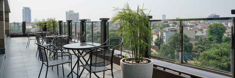 ล็อบบี้ Nice 2BR at Maqna Residence Apartment By Travelio