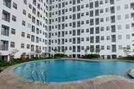 Kolam Renang Luxurious 2BR Apartment at Serpong Garden By Travelio