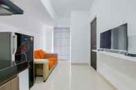 Ruang Umum Luxurious 2BR Apartment at Serpong Garden By Travelio