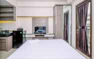 Common Space 2 Nice Studio Apartment at 7th Floor Transpark Cibubur By Travelio