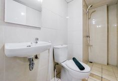 In-room Bathroom 5 Nice Designed and Comfort 2BR at M-Town Residence Apartment By Travelio
