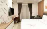 Sảnh chờ 3 Comfort and Simply Look Studio Room Apartment at Mataram City By Travelio