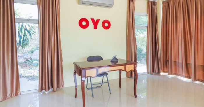 Lobi OYO 90579 U Inn