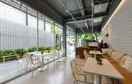 Bar, Cafe and Lounge 5 Tiang Studio