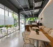 Bar, Cafe and Lounge 5 Tiang Studio