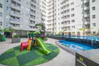 สิ่งอำนวยความสะดวกด้านความบันเทิง Clean and Cozy 1BR Apartment at Parahyangan Residence By Travelio